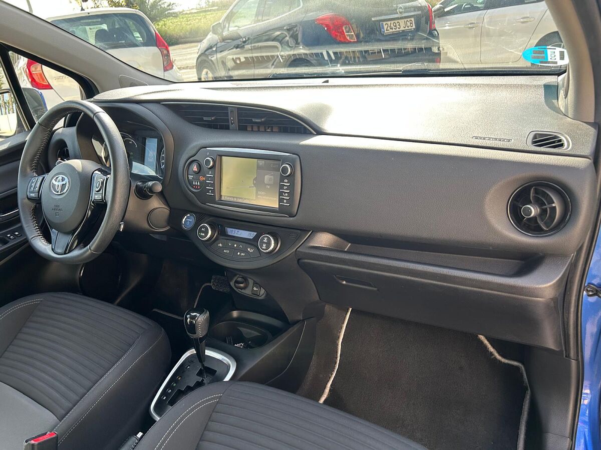 TOYOTA YARIS ADVANCE 1.5 HYBRID AUTO SPANISH LHD IN SPAIN 35000 MILES 2017